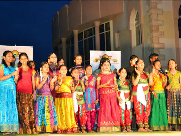 பாடும் குயில்கள்