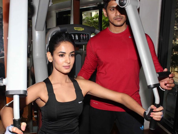 ஜிம்முக்குப் போனா கும்முன்னு...