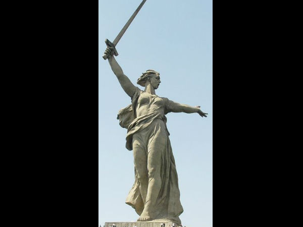 279 அடி உயரத்தில் ரஷ்யத் தாய்