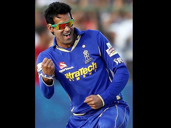 சாண்டிலா வீட்டில் ரெய்டு