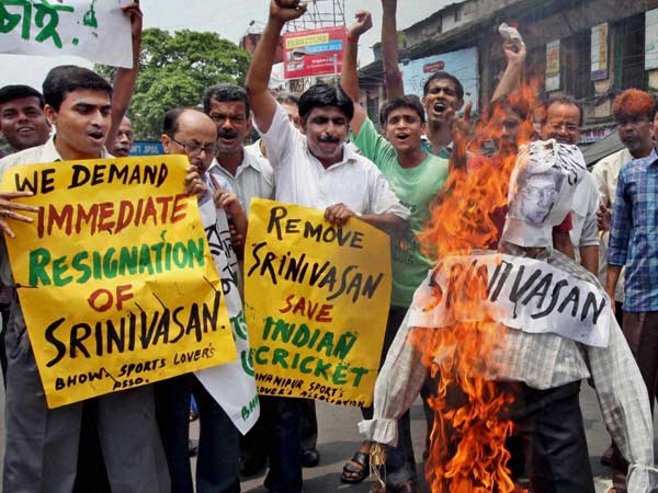 கர்நாடகத்தில் கடும் எதிர்ப்பு