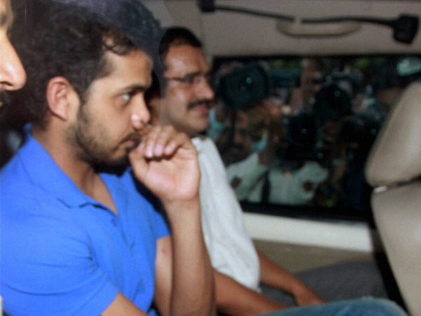 இது மௌனமான வேளை...