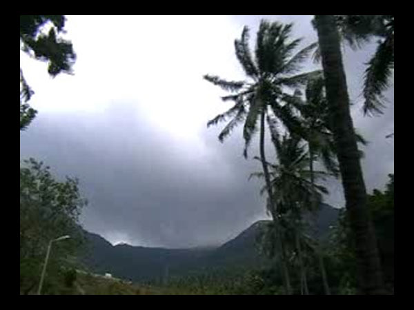 குற்றாலத்தில் மழை