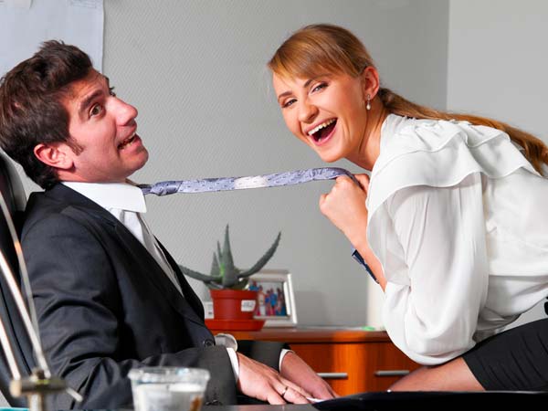 ஹெச்.ஆர். கிட்ட சொல்லனுமா?