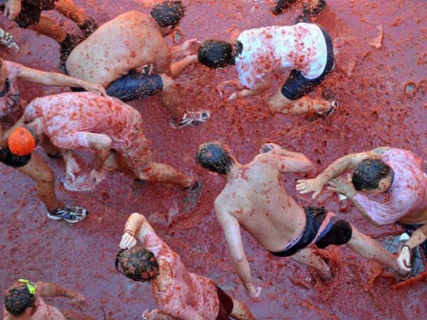 தக்காளிக்கு மரியாதை...