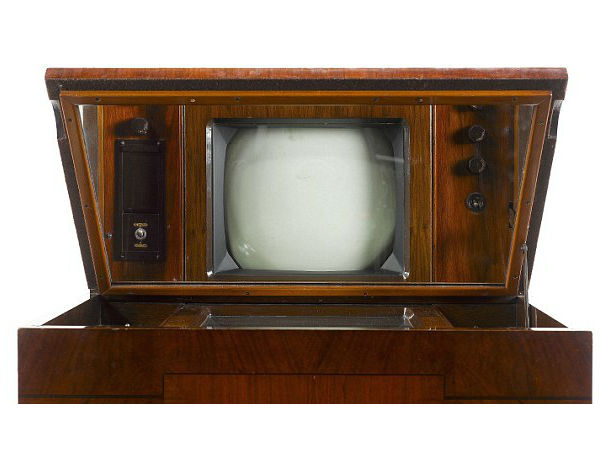 கருப்பு, வெள்ளை டிவி...