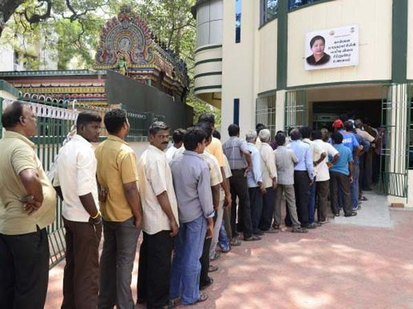 ஒரு லட்சம் சாதம் விற்பனை...