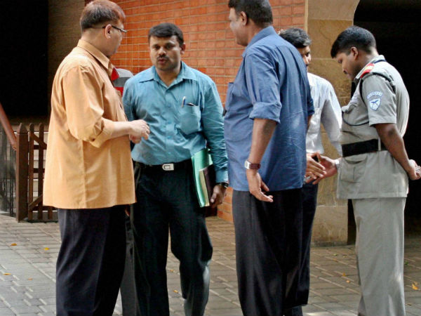 டெல்லி போலீ்ஸ்செய்த குழப்பம் டெல்லி போலீ்ஸ்செய்த குழப்பம்