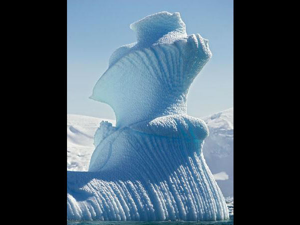 பனி சிலைகள்...