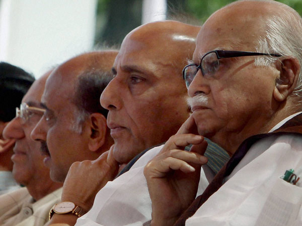 மோடிக்கு கடும் எதிர்ப்பு- பதவி ராஜினாமா