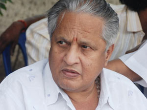 Ban Thillu Mullu 2: Visu approaches Chennai HC Ban Thillu Mullu 2: Visu approaches Chennai HC