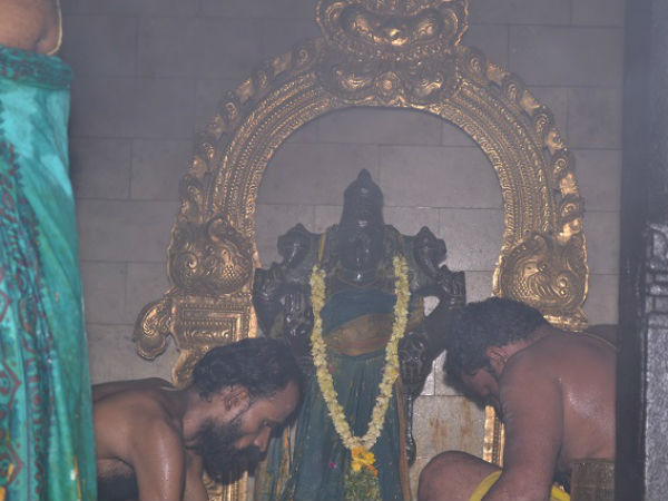 கண் திறந்த அம்மன்