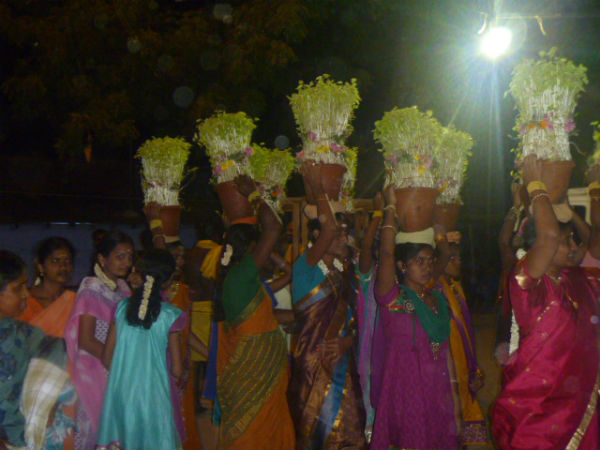 முளைப்பாரி ஊர்வலம்