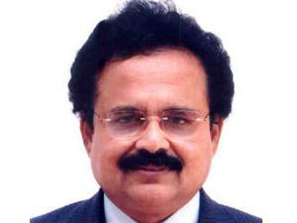 ஜார்ஜ் வழியாக சோனியாவிடம் நெருக்கம்