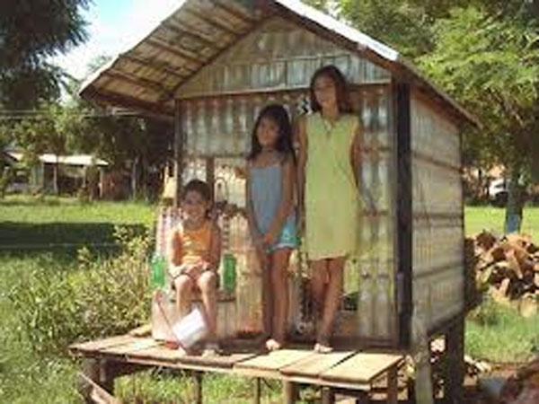 வறுமையின் பிடியில் மக்கள்...