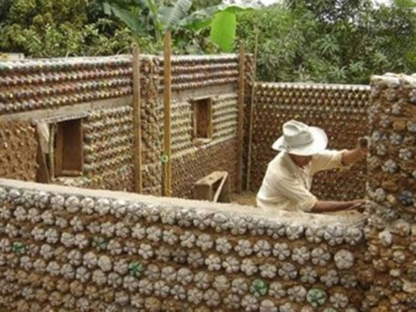 கோப்பையிலே ஒரு குடியிருப்பு...