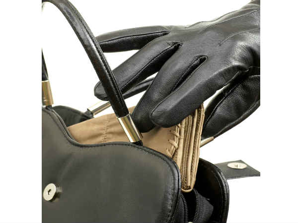 திருட்டு, கொள்ளை...