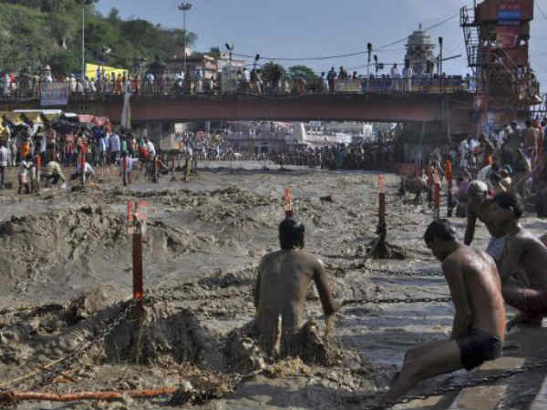 சேற்றில் சிக்கி பலி