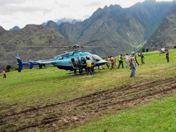 தொலைக்காட்சி குழுவினர் மீட்பு
