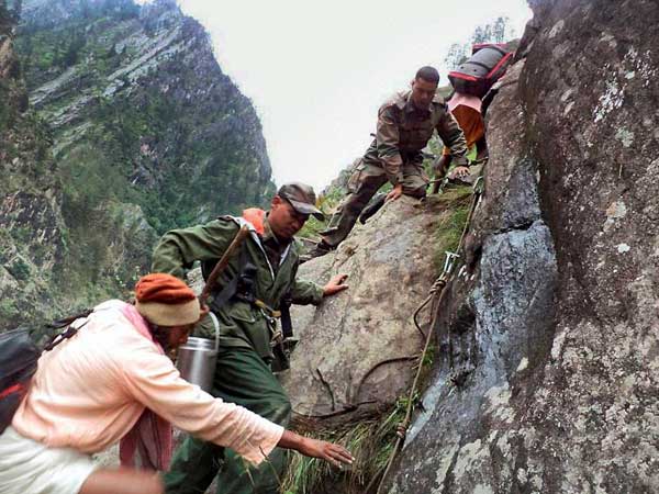 ராணுவ வீரர்கள்