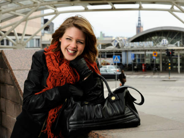 உயரமா இருந்தா வா.. டேட்டிங் போகலாம் உயரமா இருந்தா வா.. டேட்டிங் போகலாம்