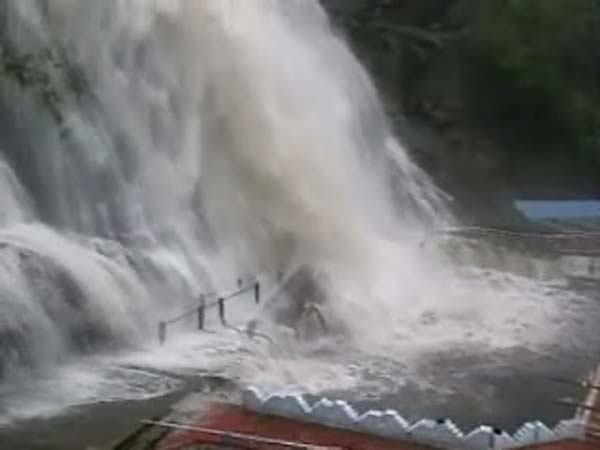 தடுப்புச் சுவர் அமைக்கலாமே