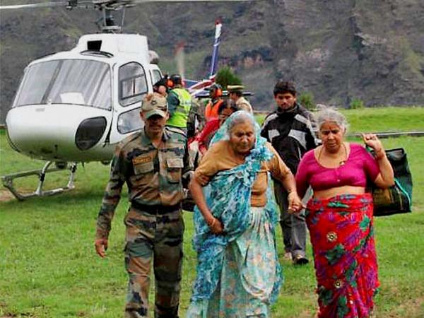 மூதாட்டிகள்