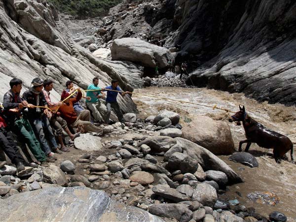 மீட்புப் பணிகள் மந்தம்- பக்தர்கள் குமுறல்
