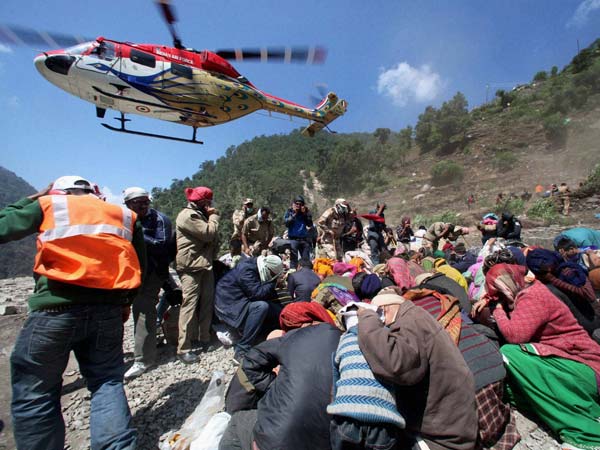 பத்ரிநாத்தில் 8000 பேர்