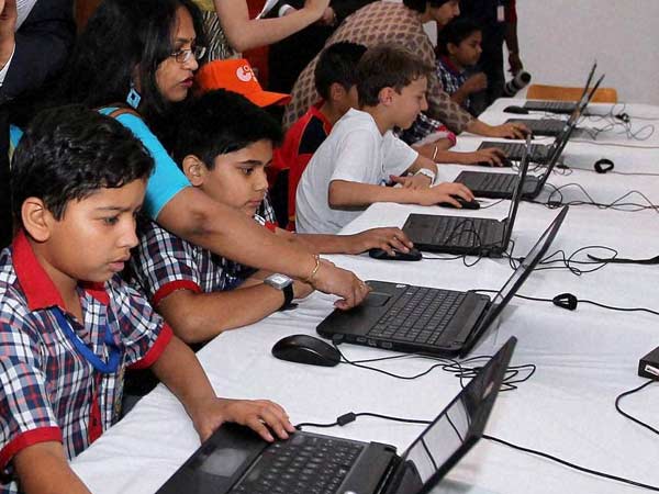 சரியான நேரத்திற்கு பள்ளிக்கு வர வேண்டும்