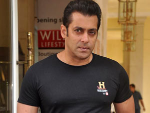 2002 hit-and-run: Mumbai court rejects Salman Khan's plea 2002 hit-and-run: Mumbai court rejects Salman Khan's plea