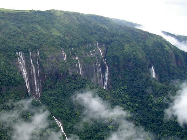 சிரபுஞ்சியும் மெளசின்ரமும்