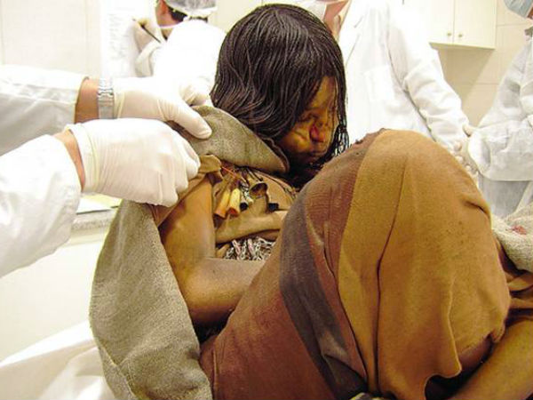 கோகோ இலைகள் கொடுத்து...