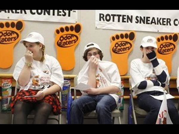 துர்நாற்றப் போட்டி...