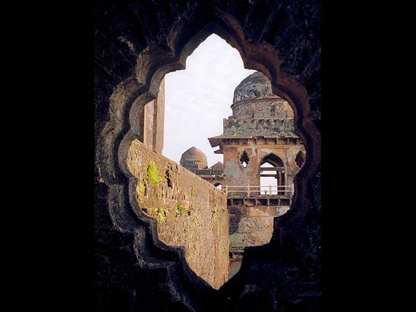 மாண்டு என்ற மாண்டவ்