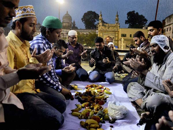 வித்தியாச இப்தார் விருந்து...