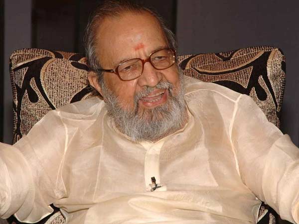 Body of veteran lyricist Vaali consigned to flames Body of veteran lyricist Vaali consigned to flames