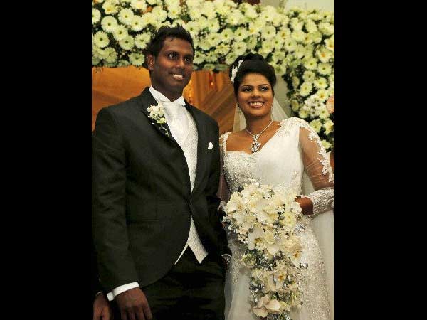 பம்பாலபிட்டியில்.. பம்பாலபிட்டியில்..