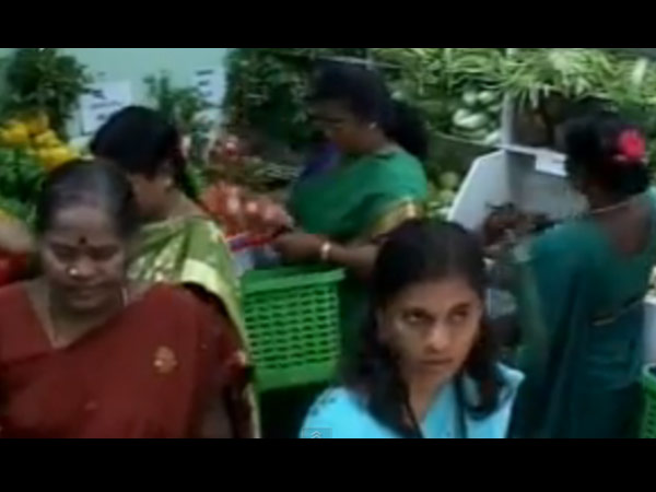 பழங்கள் விற்கப்படுமா? பழங்கள் விற்கப்படுமா?