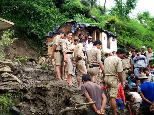 வீடுகளில் விரிசல் வீடுகளில் விரிசல்