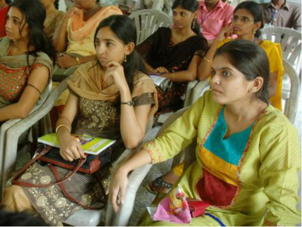 மொத்த இடங்கள் 2,05,268 இடங்கள்