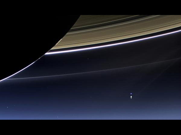 மிக மிகச் சிறிய பூமி, அதைவிட சிறிய நிலா: