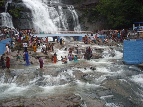 உலக அளவில் சிறந்த குற்றாலம் உலக அளவில் சிறந்த குற்றாலம்