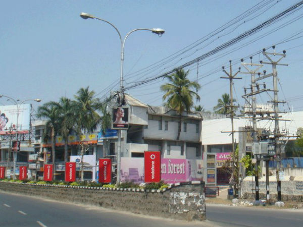 நகர எல்லைகள் கடும் கட்டுப்பாட்டில்