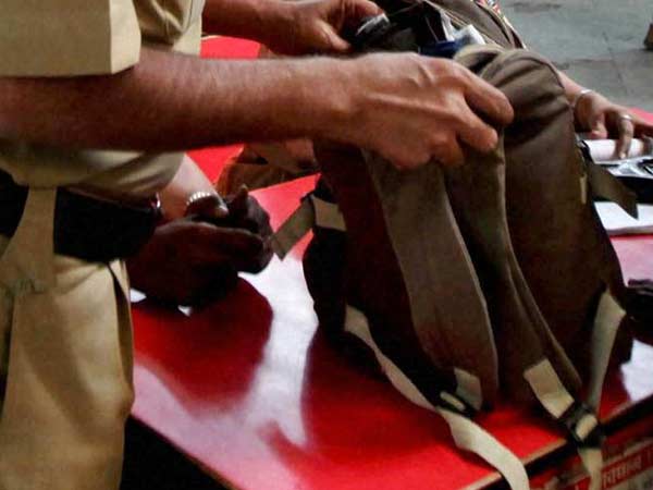 தொண்டர் முதல் ரிப்போர்ட்டர் வரை சோதனைதான்