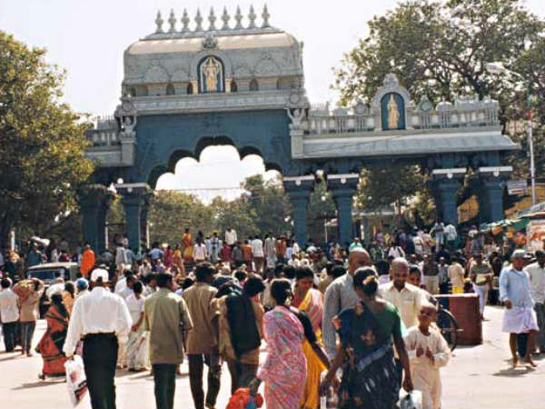 இந்துக்கள் அதிகம் இந்துக்கள் அதிகம்