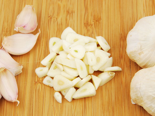 வெள்ளைப்பூண்டு சாப்பிடுங்க