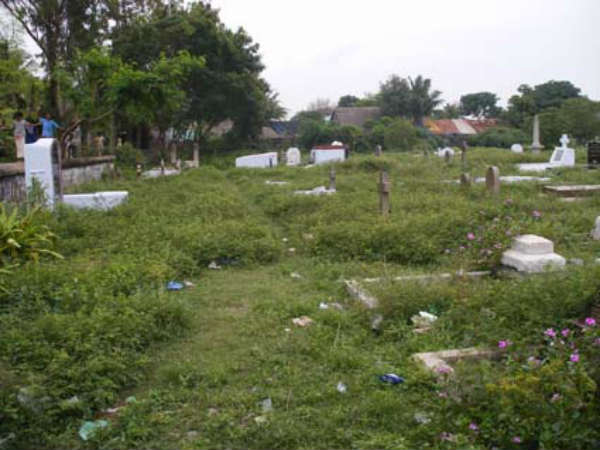 இரு உடல்களும் ஒரே இடத்தில் தகனம்