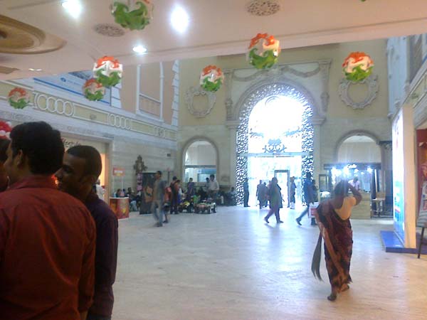 நேரிலும் மிரட்டல்