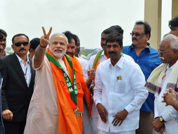 தலைவர்கள் வரவேற்பு